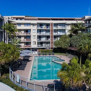 **** Resort Swell Burleigh Heads Australia
